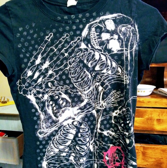 Volcom Tops - Black & Pink Skull Volcom T-Shirt Volcom Tops - Black & Pink Skull Volcom T-Shirt
